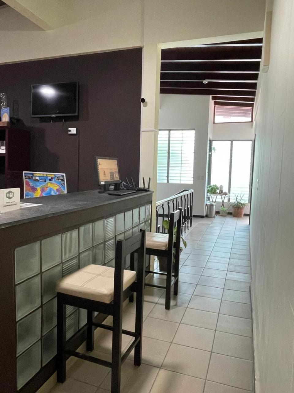 Hostal El Prado Panama City Exterior photo